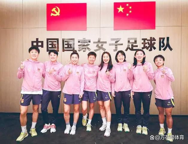 美女被啪啪